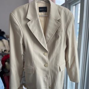 Wide shoulder blazer from Babaton.